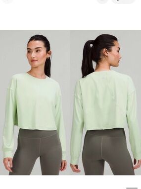 LULULEMON Muscle Love Long
Sleeve cropped size 2